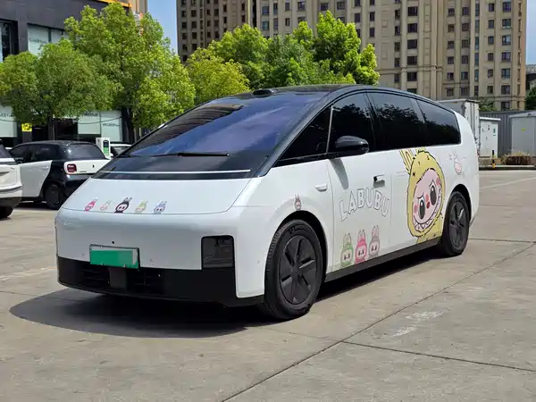 Li Auto MEGA 2025