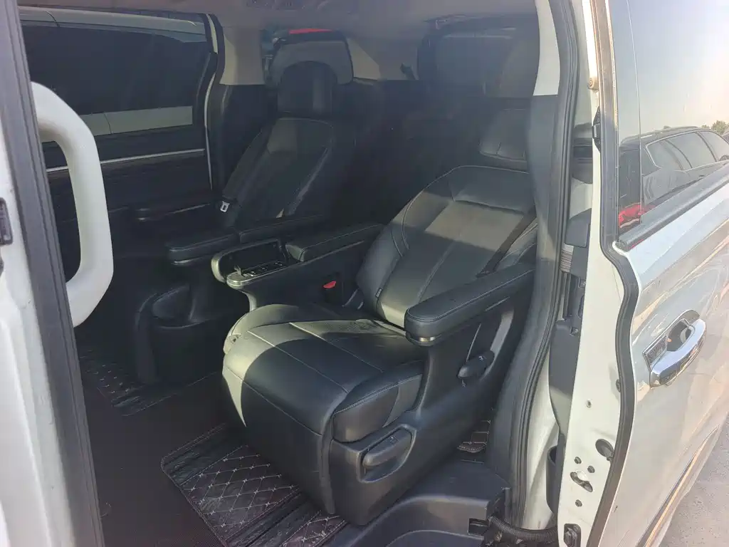 GAC Motor Trumpchi M8 2021 — фото 10