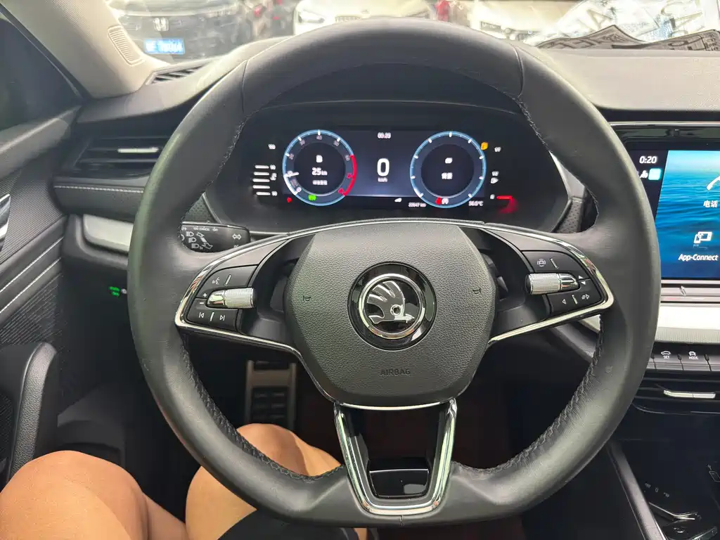 Skoda Octavia 2022 — фото 12