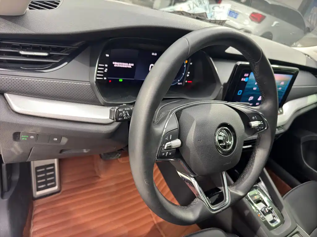 Skoda Octavia 2022 — фото 11