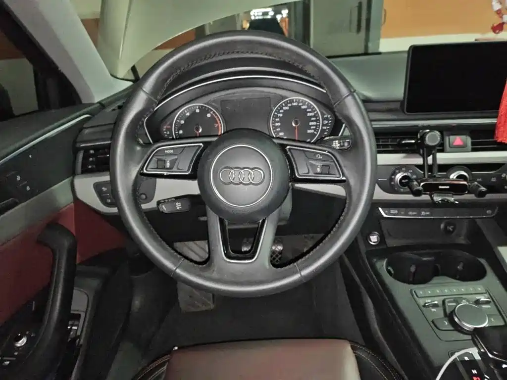 Audi A4L 2017 — фото 3