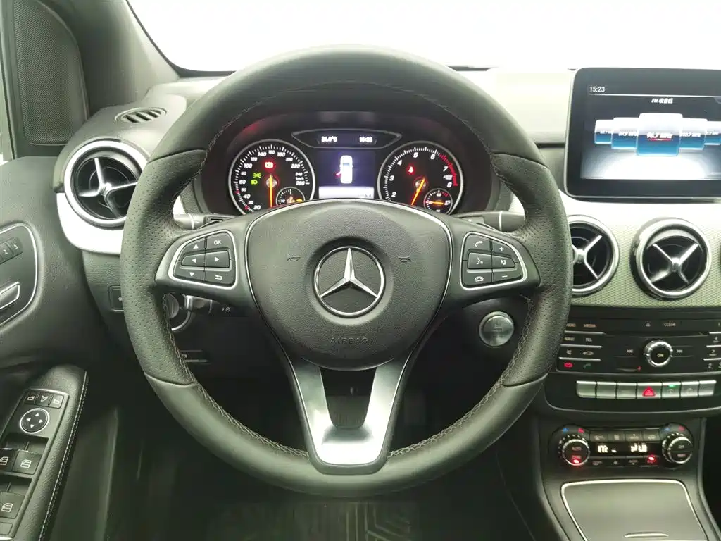 Mercedes-Benz B-Class 2017 — фото 11