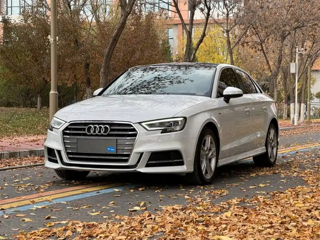 Audi A3 2020 — фото 1