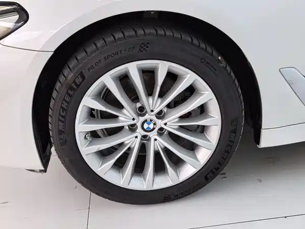 BMW 5 Series 2021