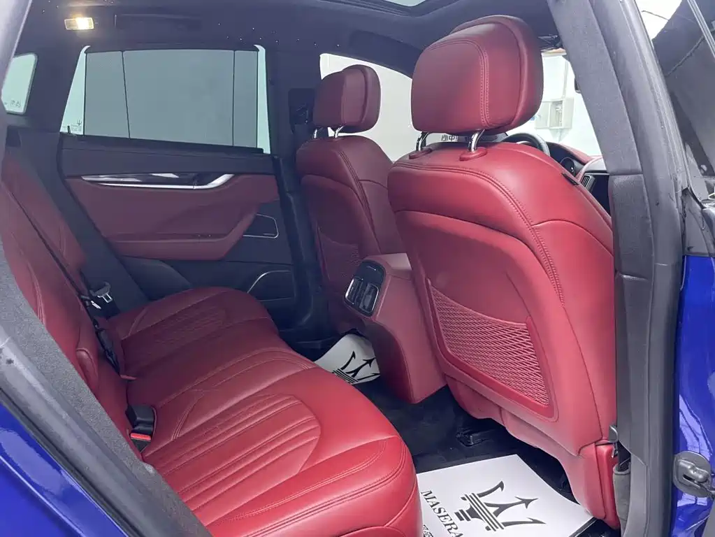 Maserati Levante 2017 — фото 25