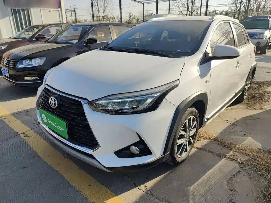 Toyota Yaris L 2022 — фото 2