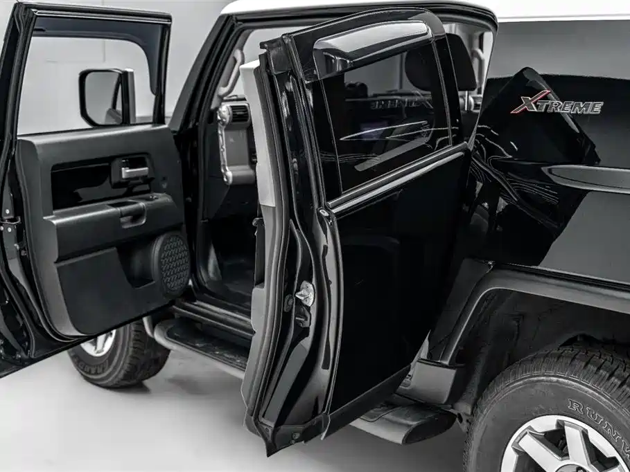 Toyota FJ Cruiser 2020 — фото 27