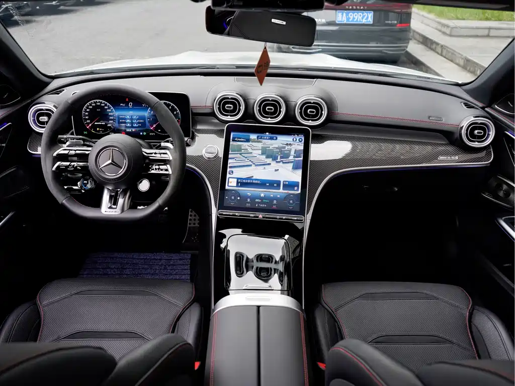 Mercedes-Benz C-Class AMG 2025 — фото 14