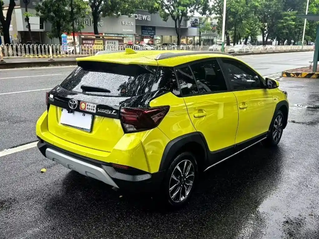 Toyota Yaris L 2020 — фото 7