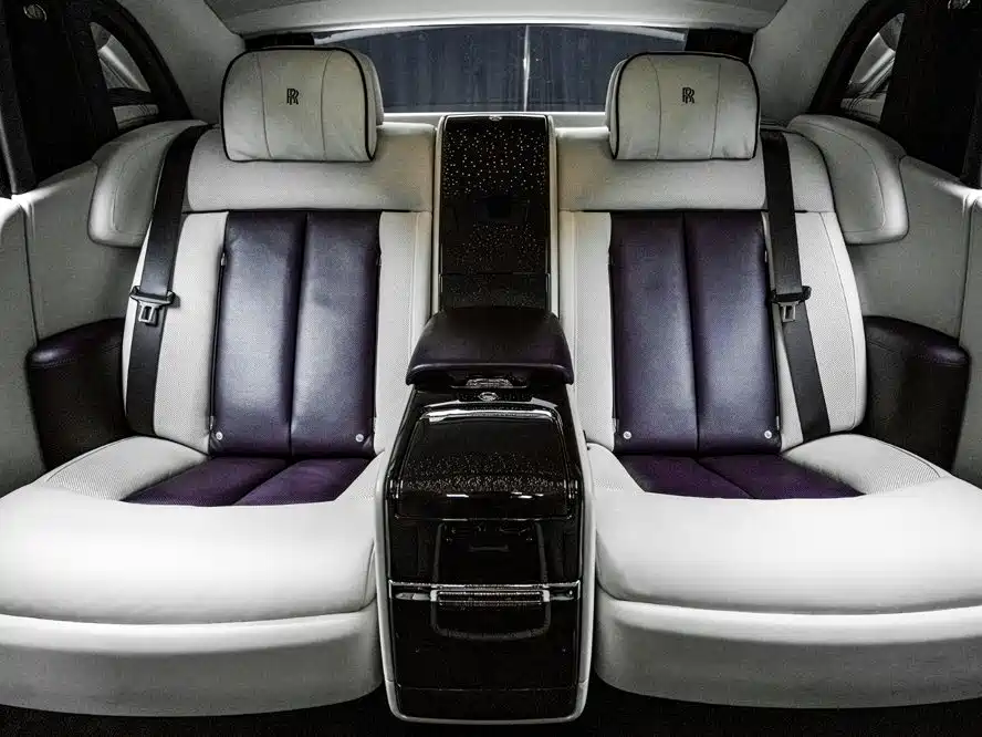 Rolls-Royce Phantom 2018 — фото 11