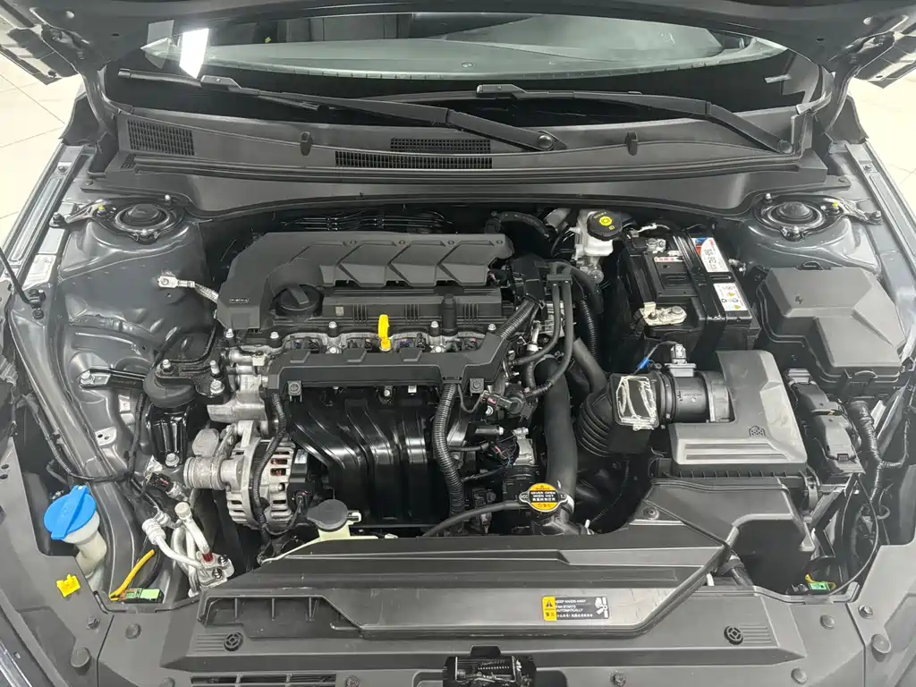 Hyundai Elantra 2023 — фото 20