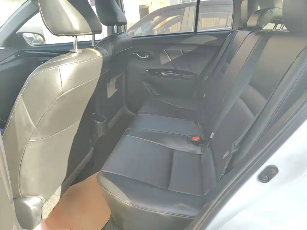 Toyota Yaris L 2022 — фото 14