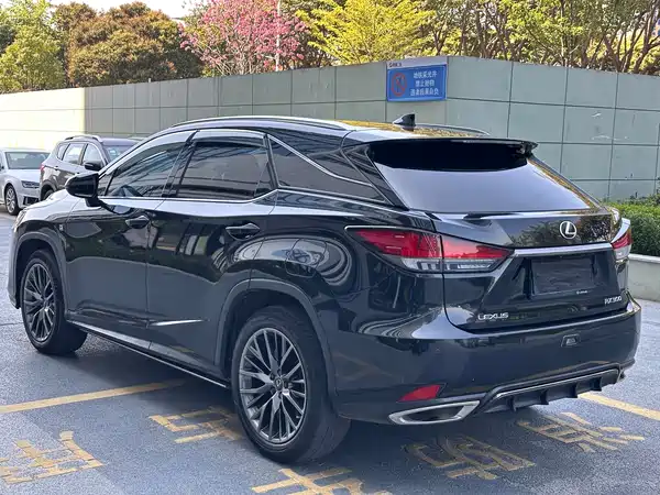 Lexus RX 2021