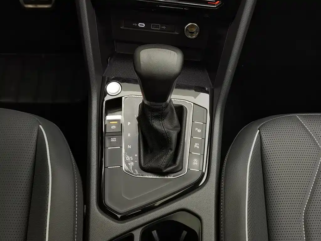 Volkswagen Tiguan L 2024 — фото 13
