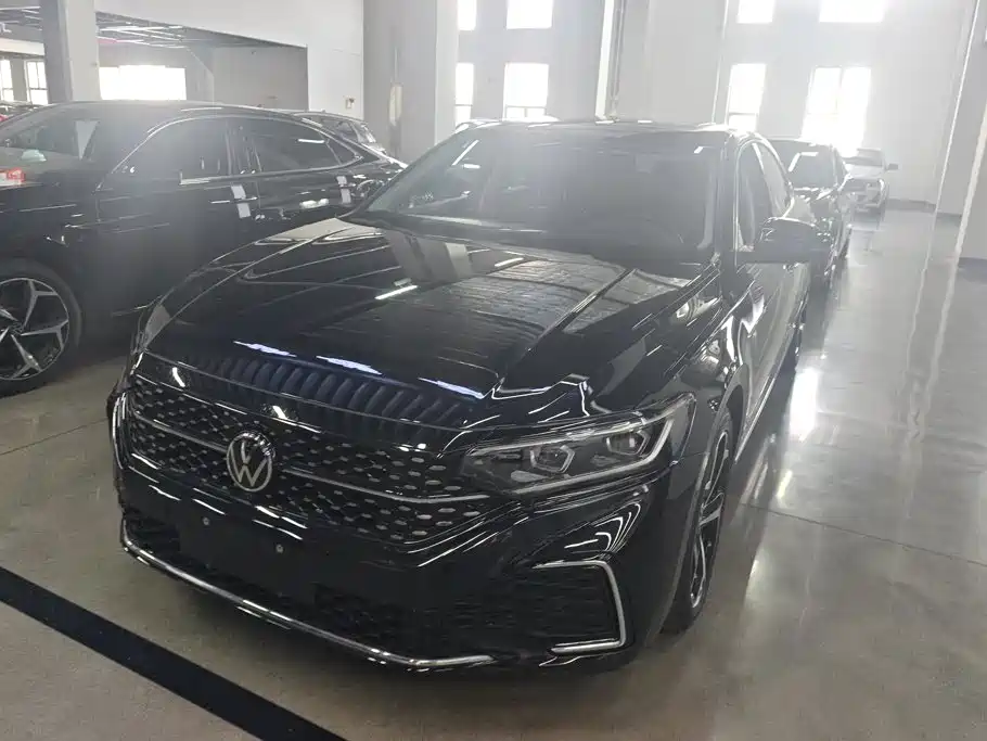 Volkswagen Passat 2024