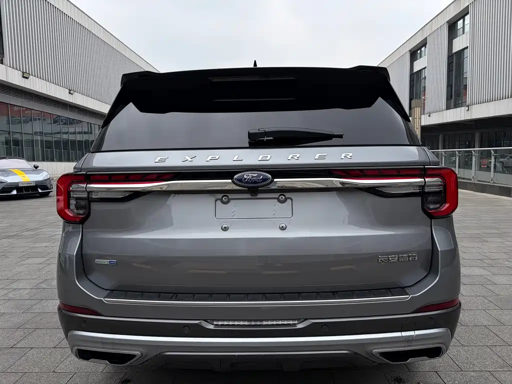 Ford Explorer 2023 — фото 6