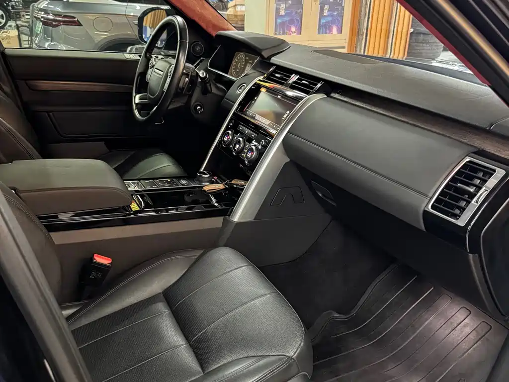 Land Rover Discovery 2019