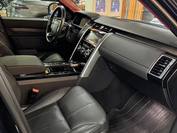 Land Rover Discovery 2019