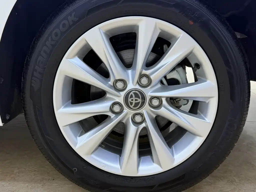 Toyota Corolla 2023 — фото 23