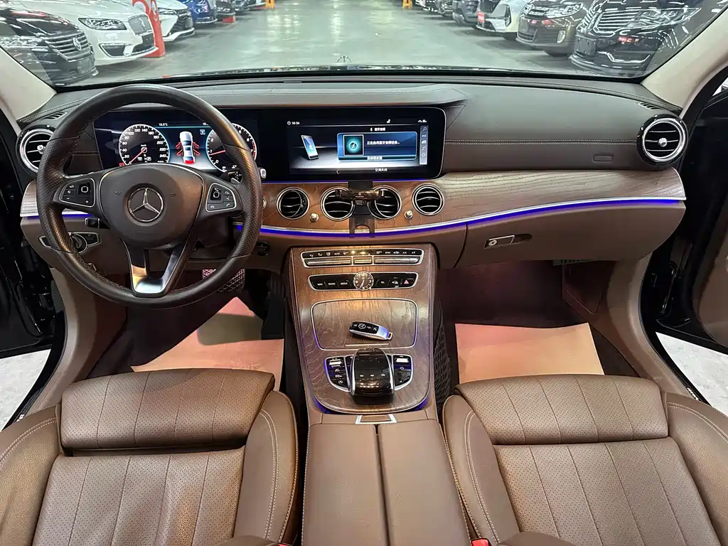 Mercedes-Benz E-Class 2018 — фото 12
