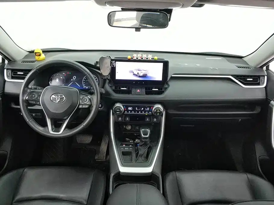 Toyota RAV4 2023 — фото 12