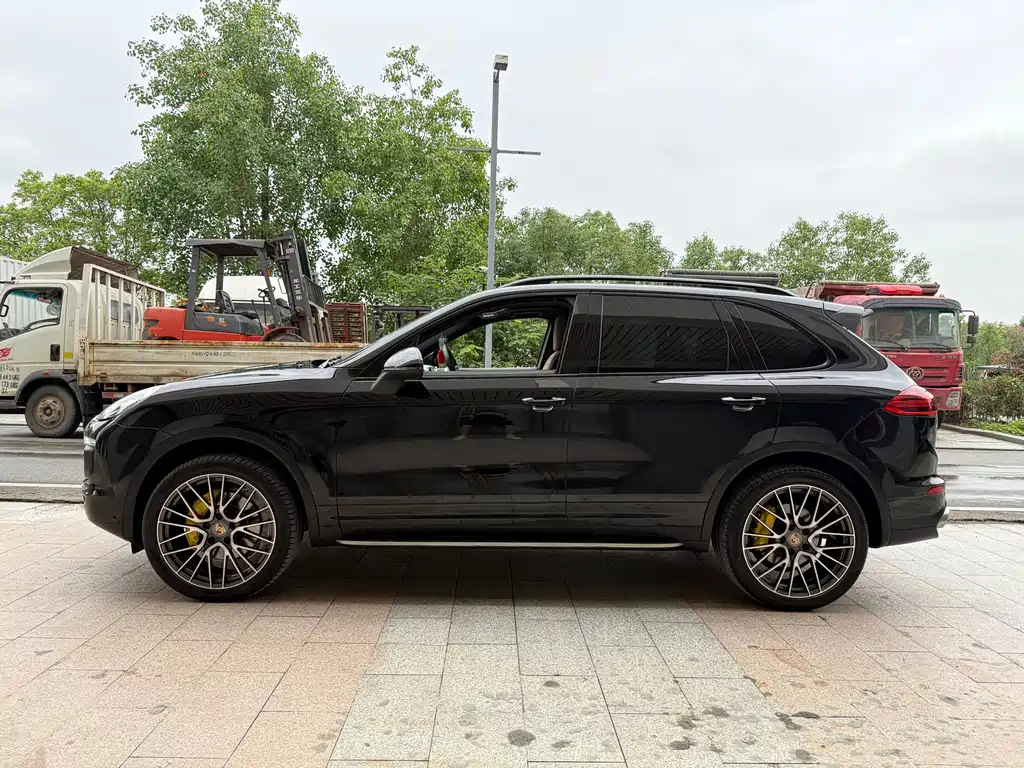 Porsche Cayenne 2017 — фото 4