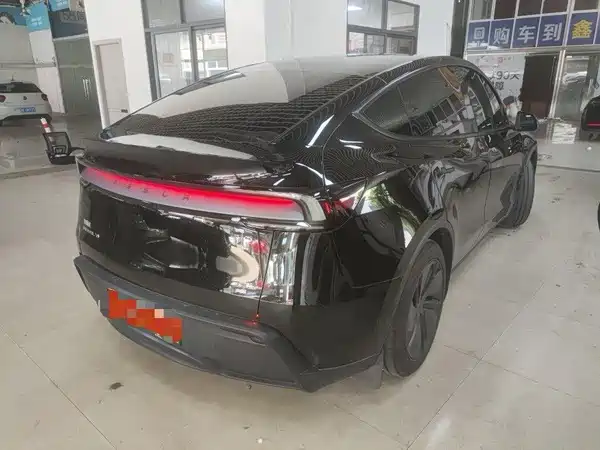 Tesla Model Y 2026