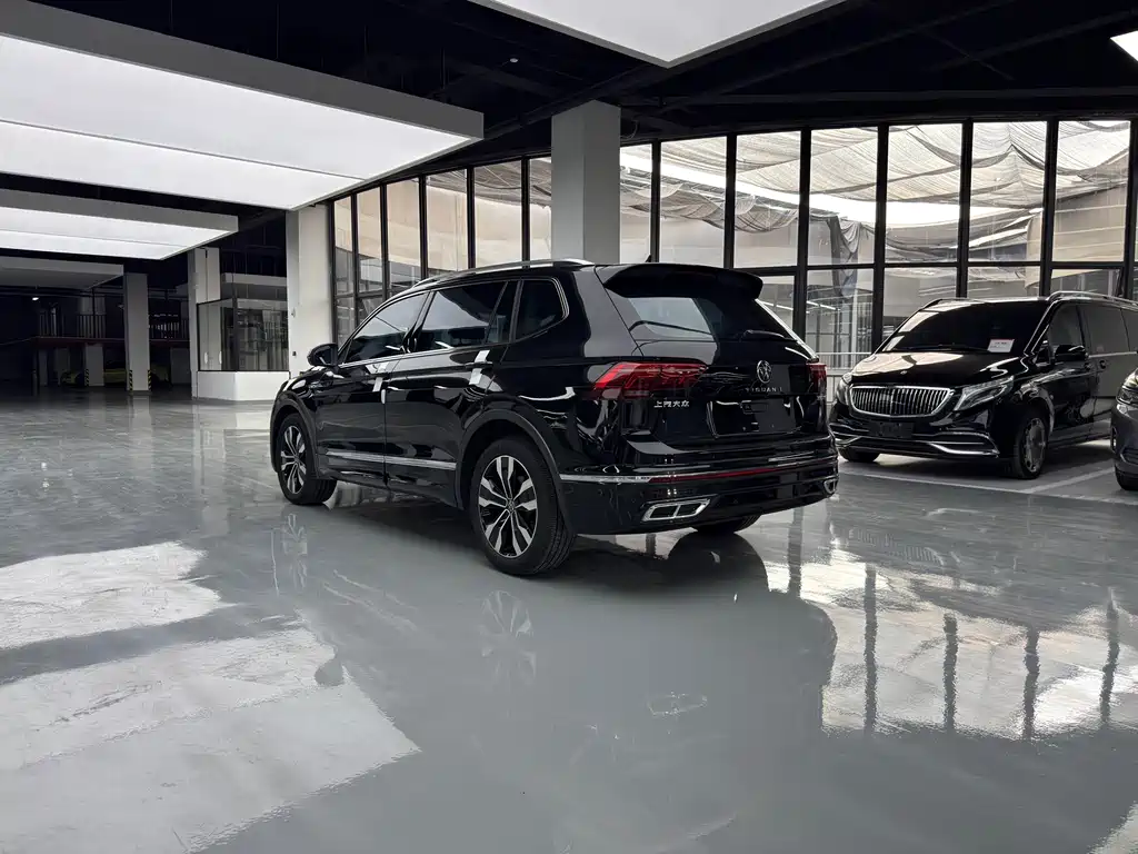 Volkswagen Tiguan L 2022 — фото 14