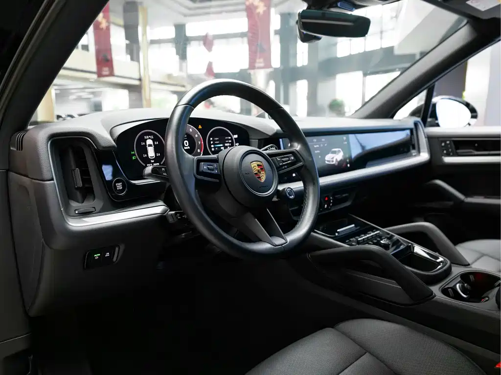 Porsche Cayenne 2023 — фото 10