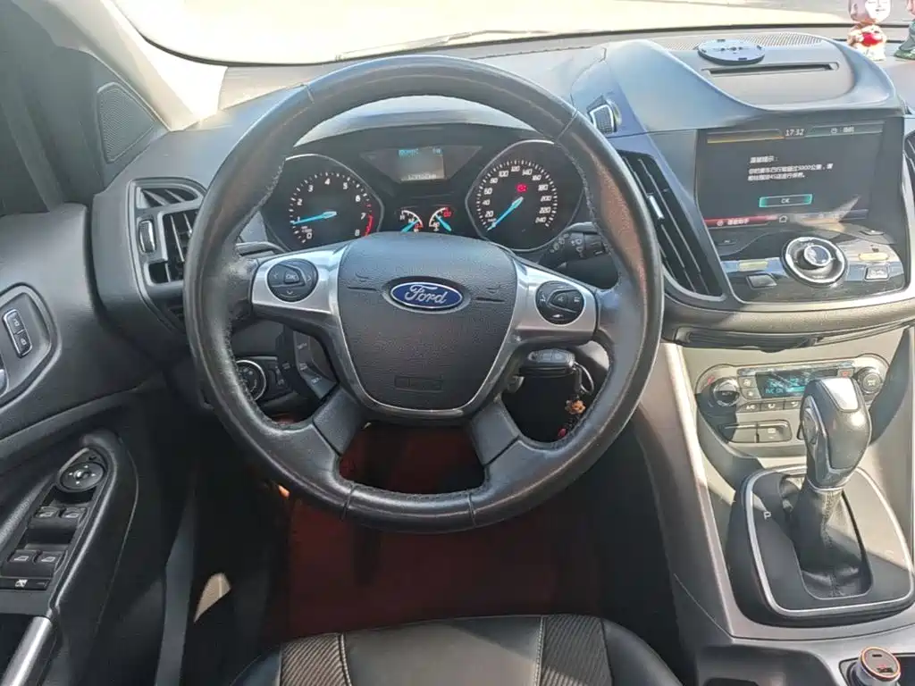 Ford Kuga 2015 — фото 11