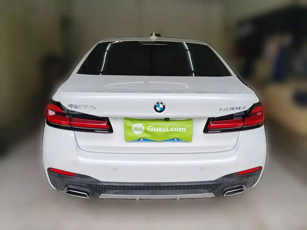 BMW 5 Series 2023 — фото 10