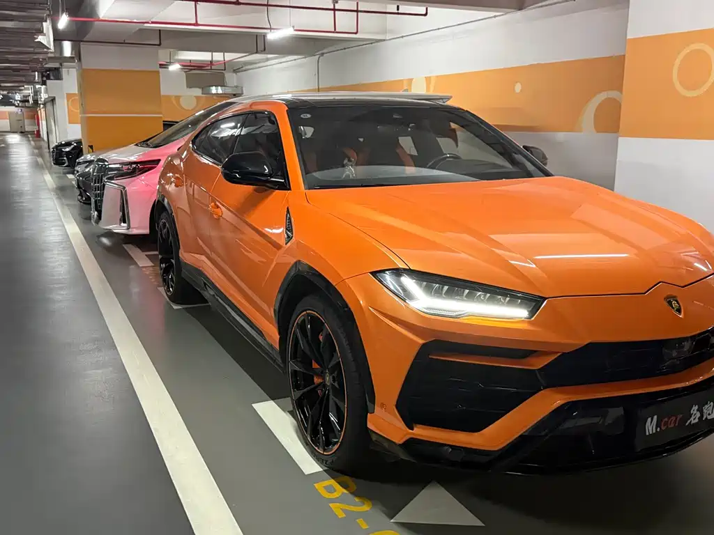 Lamborghini Urus 2023 — фото 14