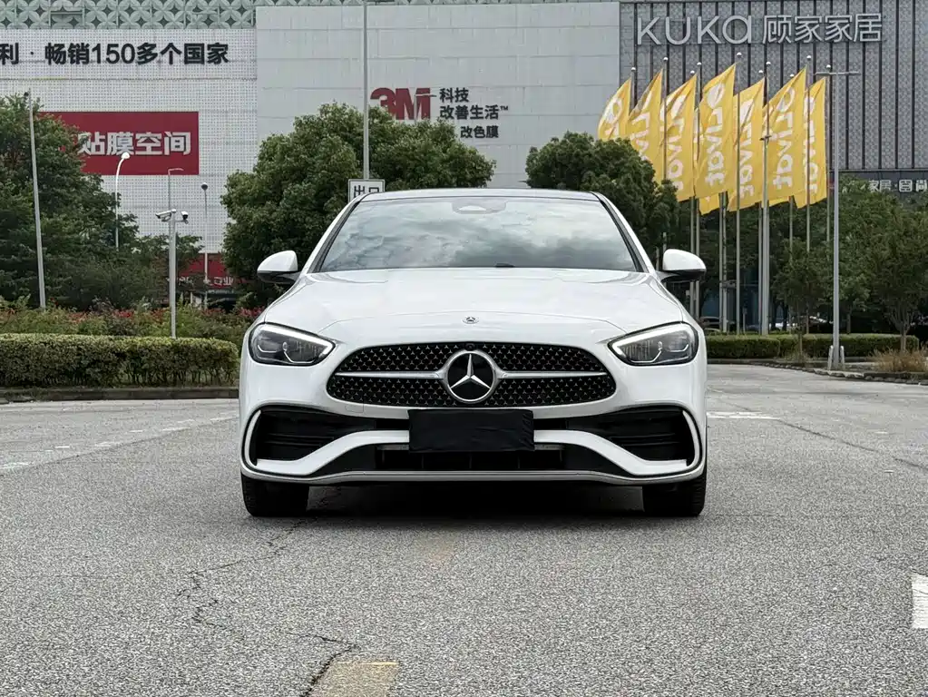 Mercedes-Benz C-Class 2025 — фото 3