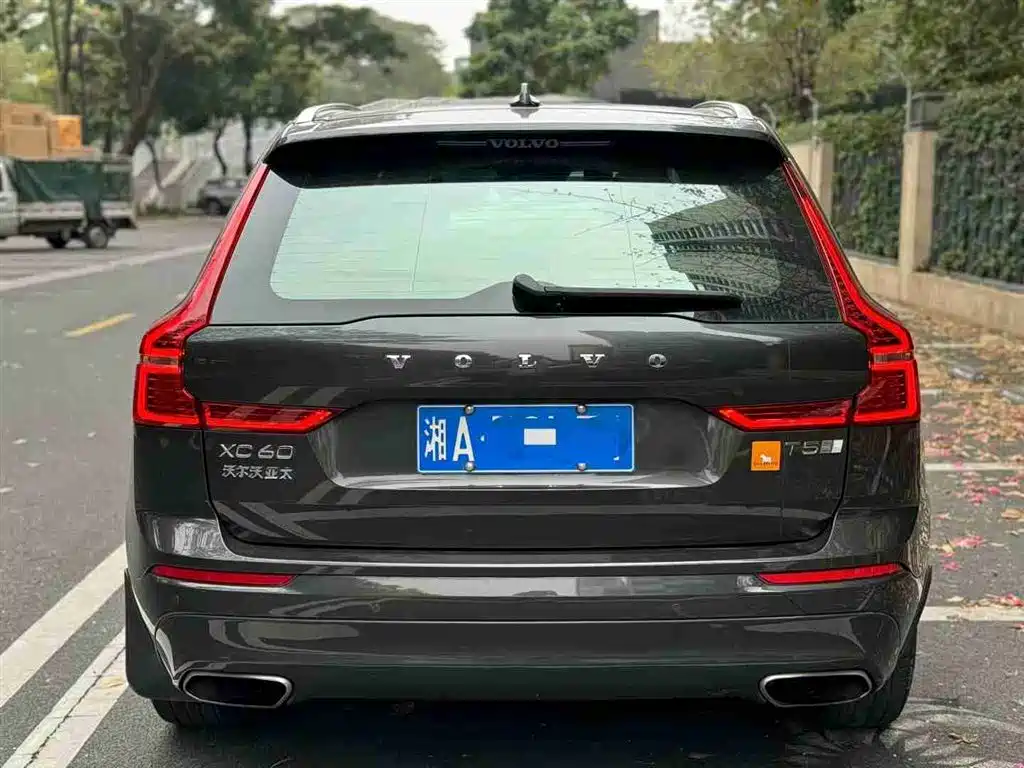 Volvo XC60 2018 — фото 5