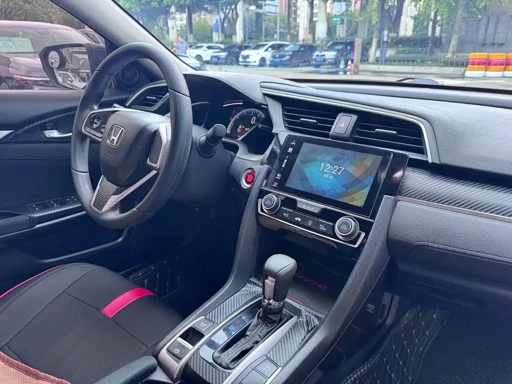 Honda Civic 2019 — фото 12