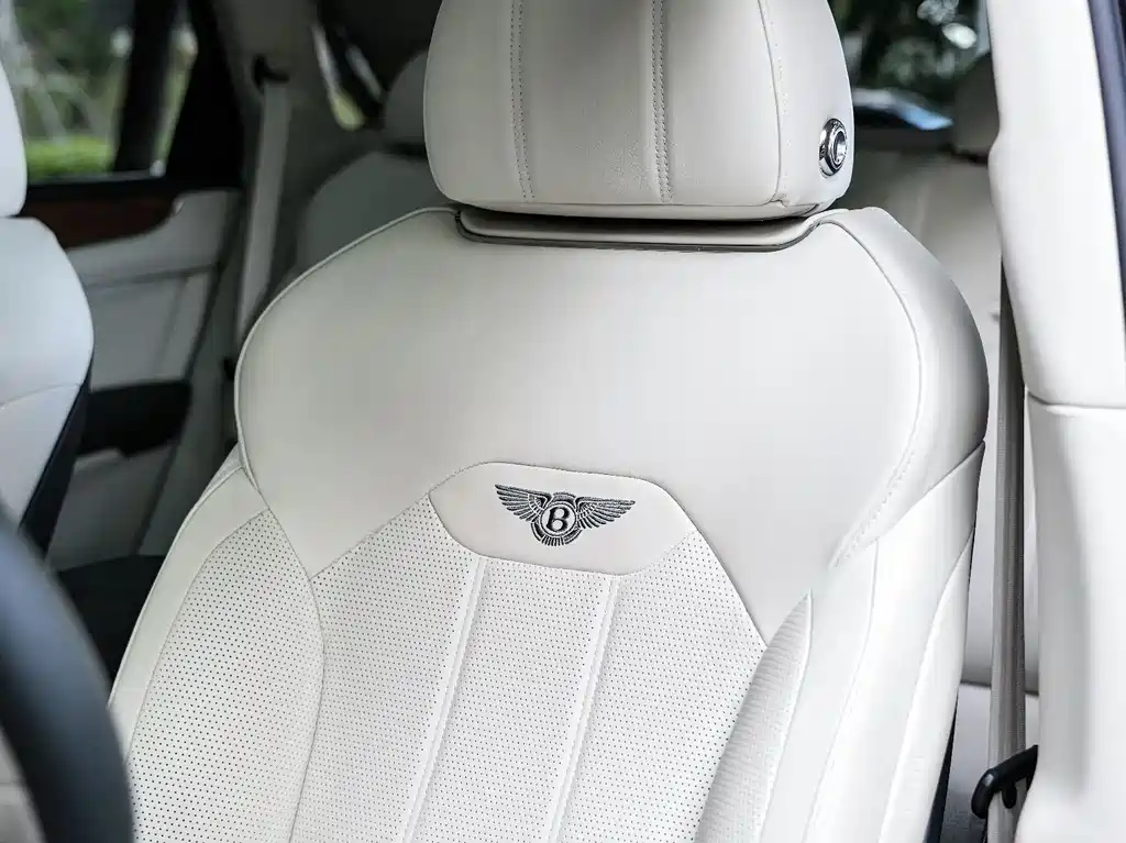 Bentley Bentayga 2021 — фото 11