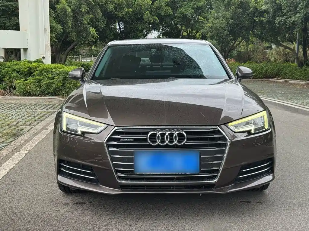 Audi A4L 2016