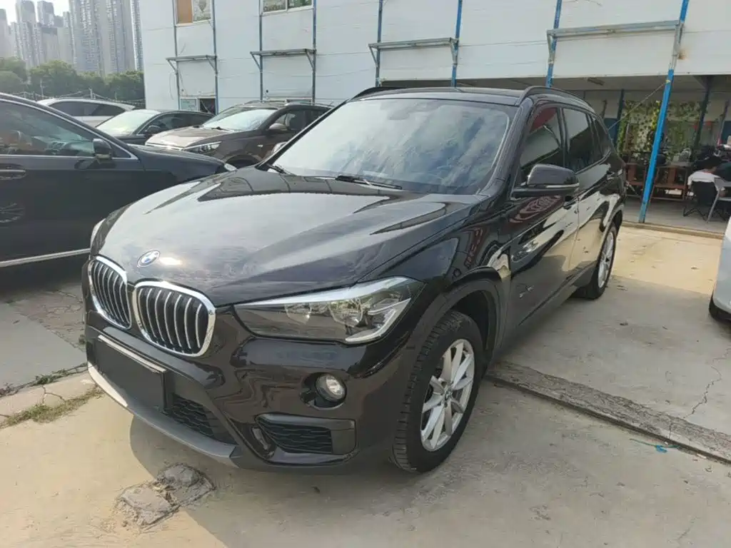 BMW X1 2018 — фото 1