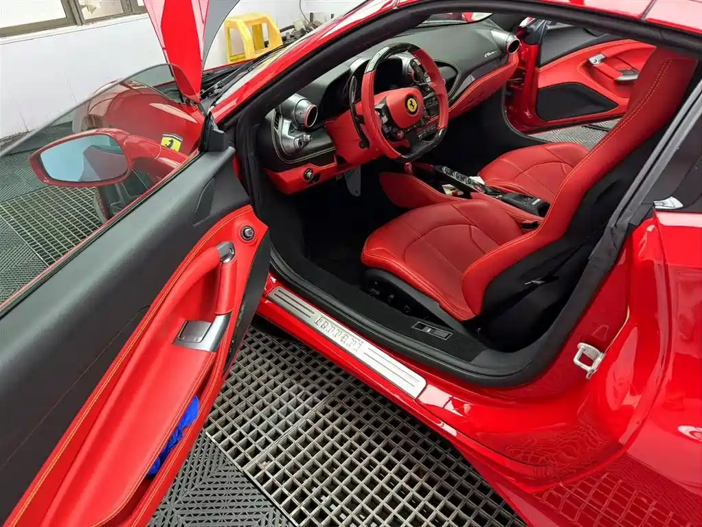 Ferrari F8 2021 — фото 5