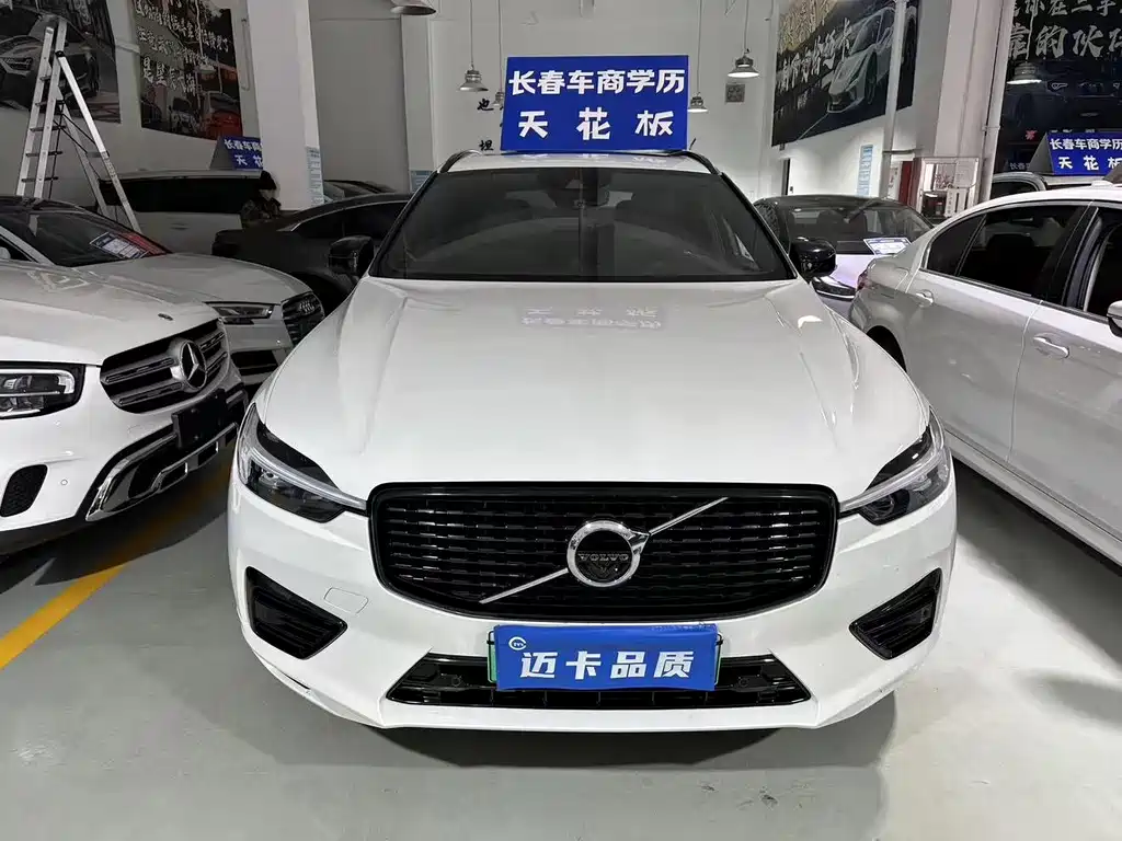 Volvo XC60 Plug-In Hybrid 2021 — фото 2