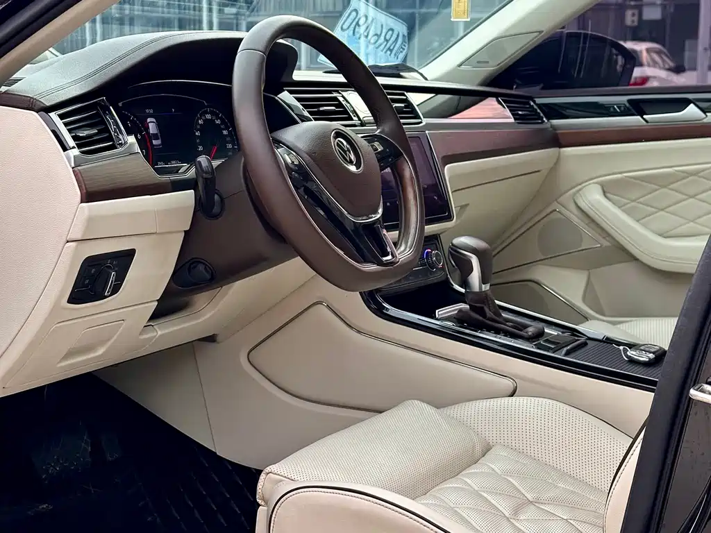 Volkswagen Phideon 2020 — фото 4