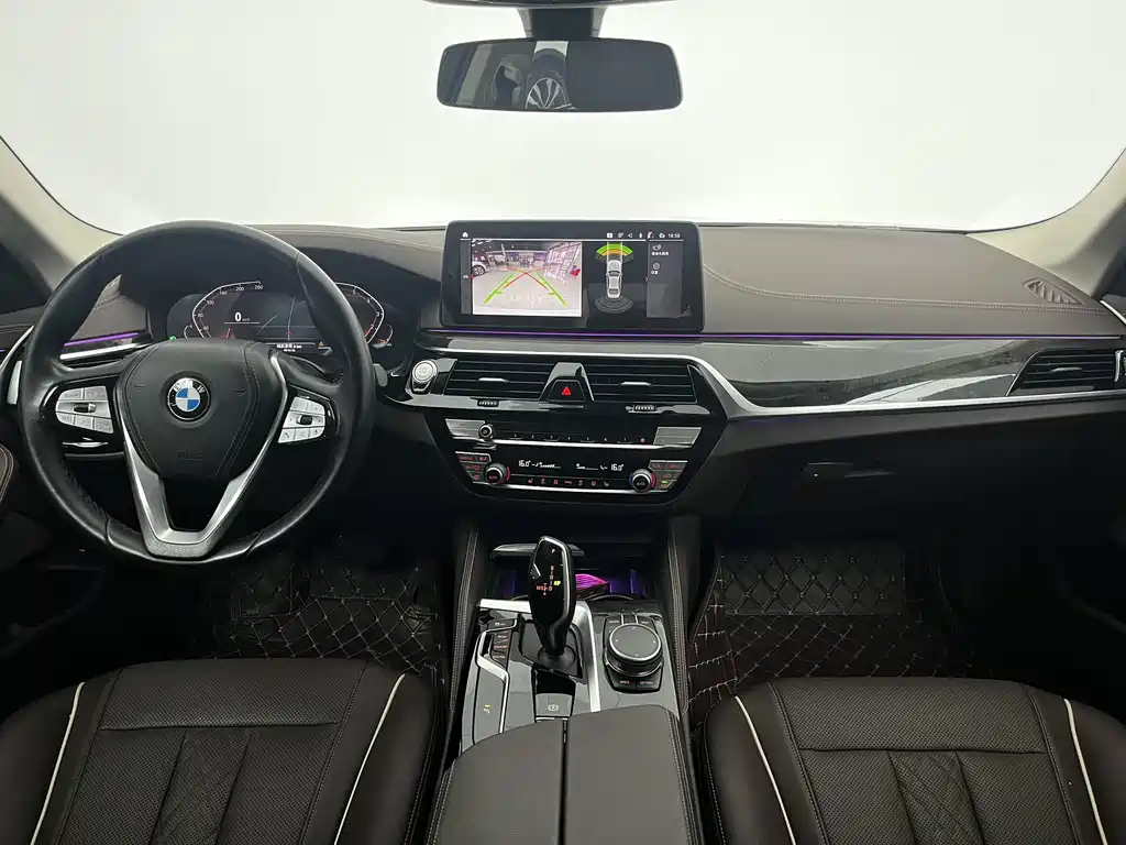 BMW 5 Series 2021 — фото 13