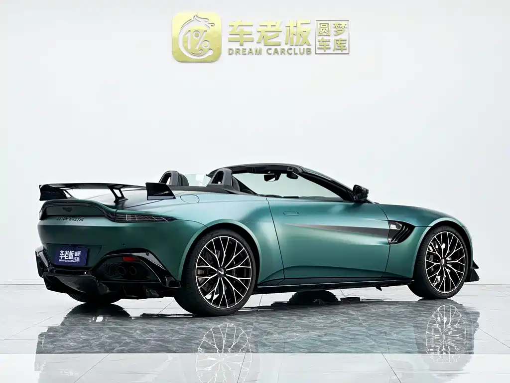 Aston Martin V8 Vantage 2022 — фото 4
