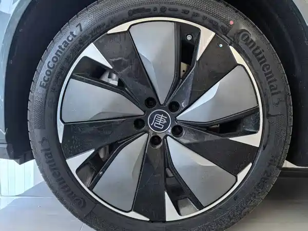 BYD Tang L 2025