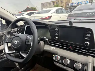 Hyundai Elantra 2023