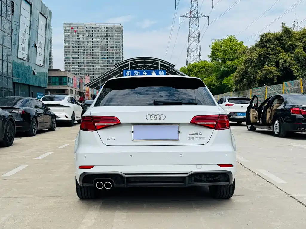Audi A3 2018 — фото 15