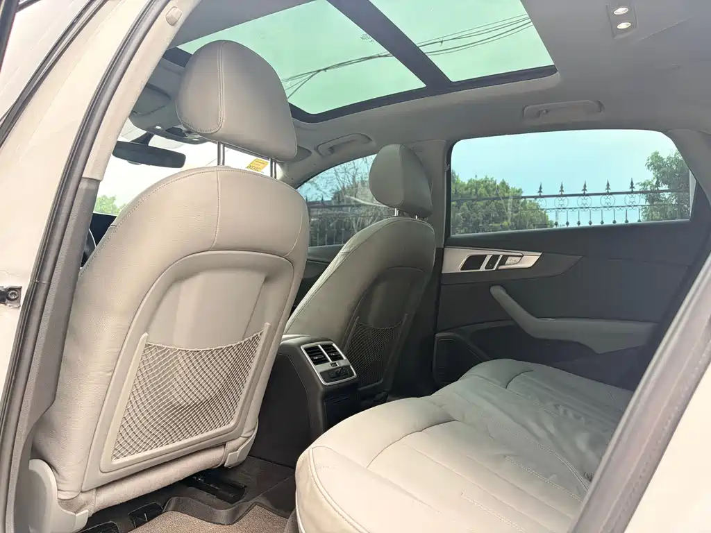 Audi A4L 2016