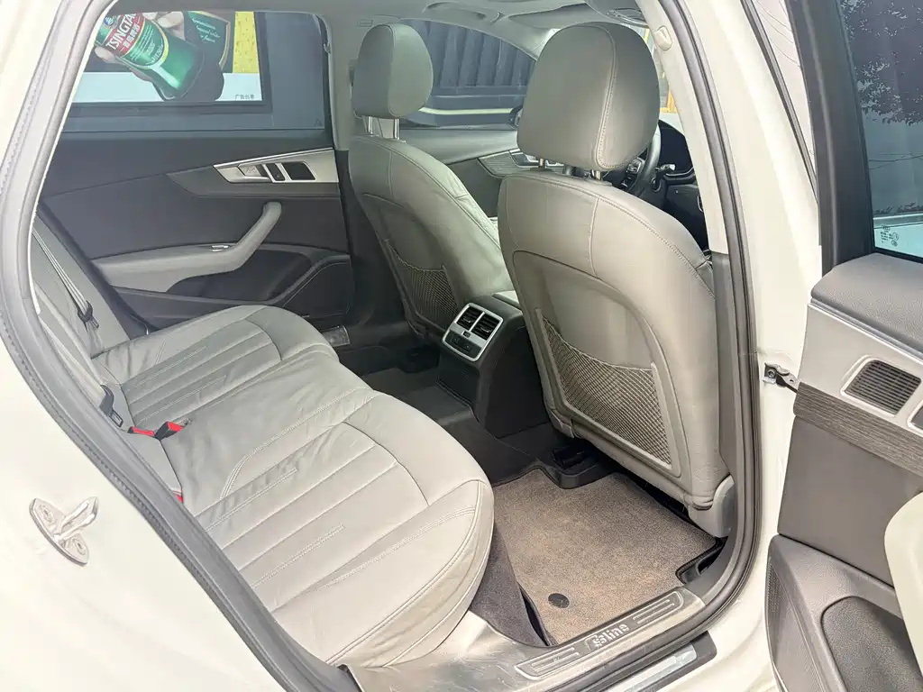 Audi A4L 2016