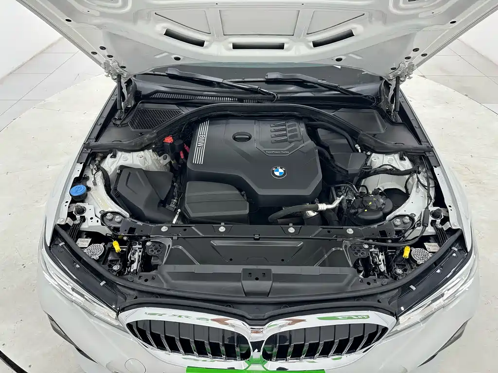 BMW 3 Series 2022 — фото 17