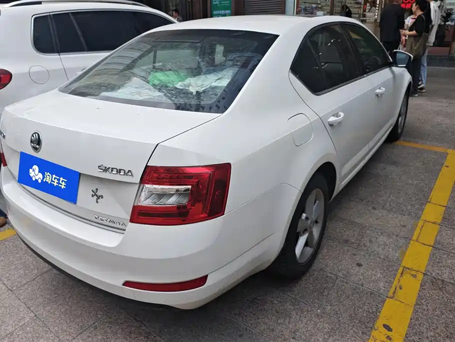 Skoda Octavia 2015 — фото 3